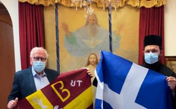 Σημαιοστολισμός Ιερού Ναού Αγίου Παντελεήμονος Πεύκης